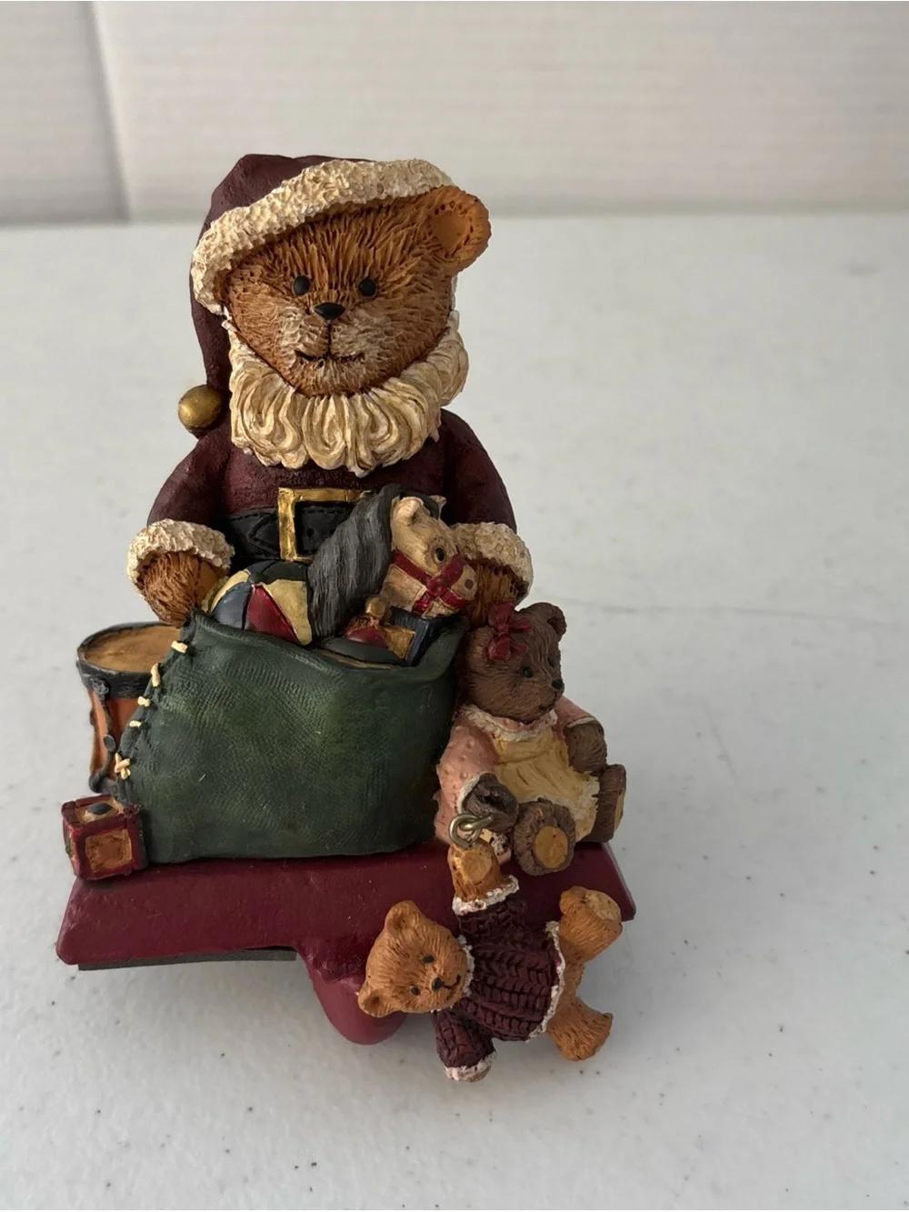 1998 FIGI GRAPHICS INC Stocking Hanger Santa Teddy Bear Cast Iron Resin